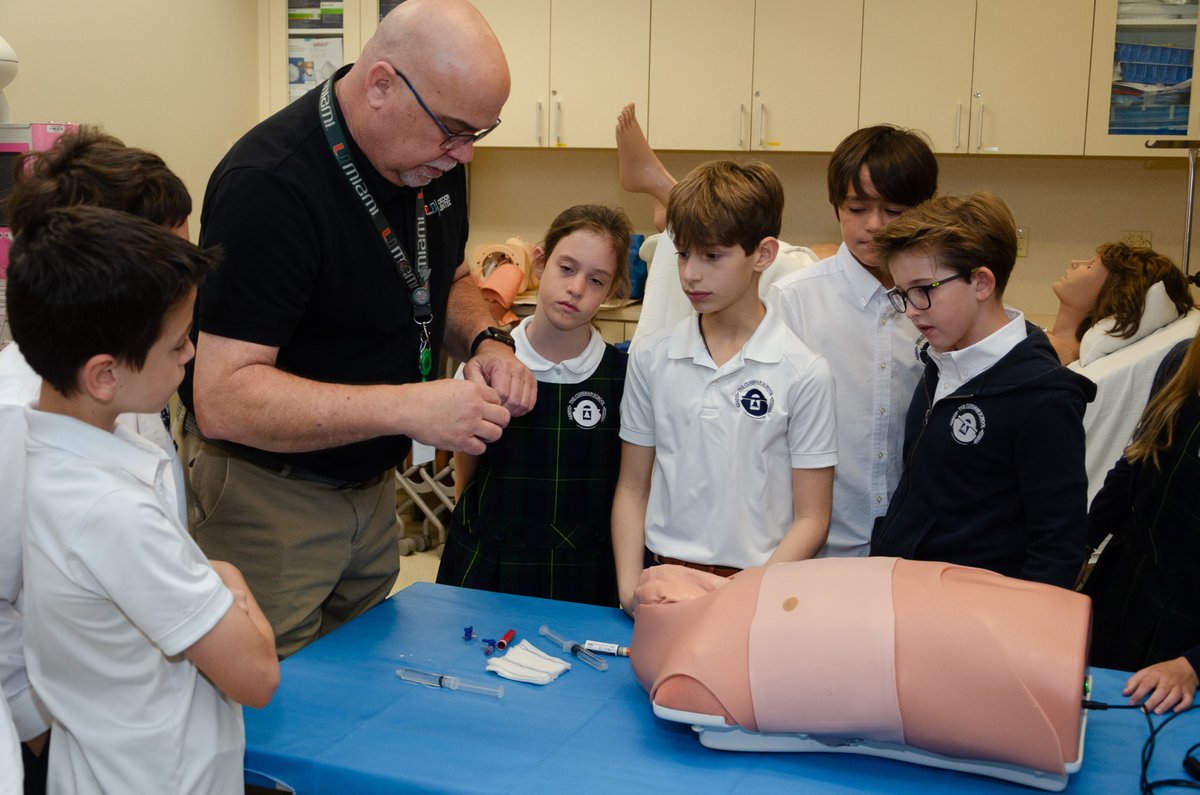 UMGordonCenter's tweet image. Truly a field trip for the books!

We were thrilled to introduce students from @cushmanschool to the wonderful world of #simulationeducation.

These eager young minds got up-close with simulation techniques, and discovered how healthcare providers train to save lives.