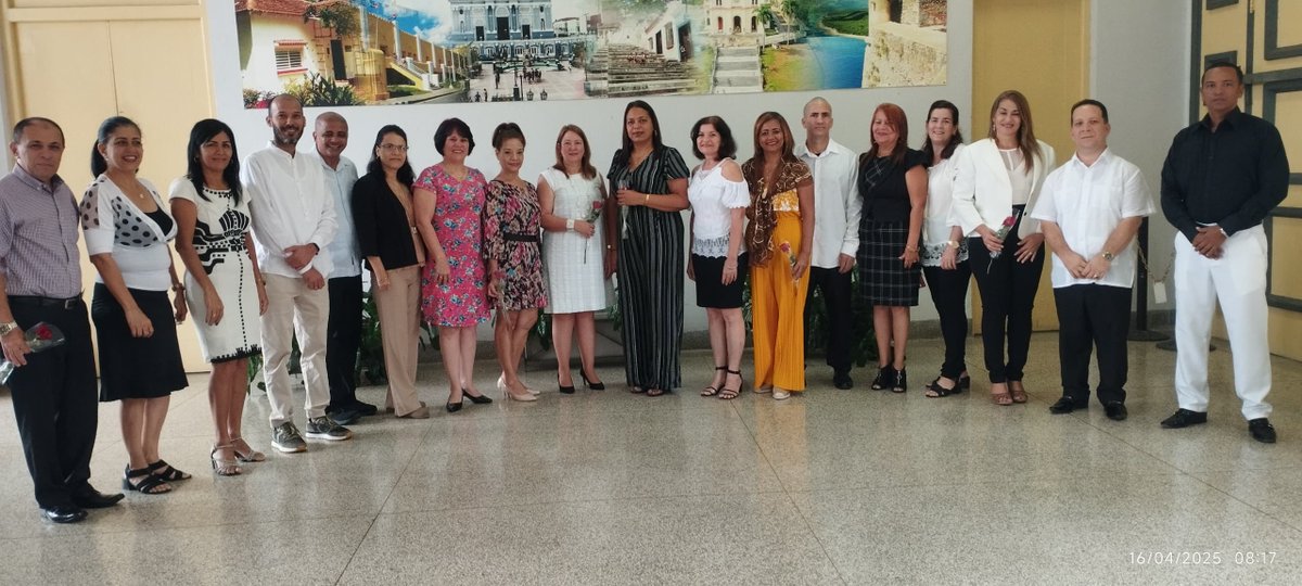 🇨🇺 Los miembros del Consejo de Gobierno del <a href="/TppSantiagocuba/">Tribunal Provincial Popular Santiago de Cuba</a>, dieron la bienvenida a magistrados y directivos del máximo órgano judicial de #Cuba a nuestra institución. 
Hoy cumplirán amplia jornada de trabajo junto a los jueces, secretarios judiciales y directivos nuestros.