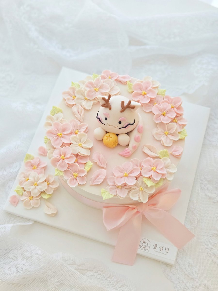 백룡도 벚꽃놀이 갑니다('ε'*)
역시 요즘 제일 인기있는 디자인은
벚꽃 디자인이네요🌸