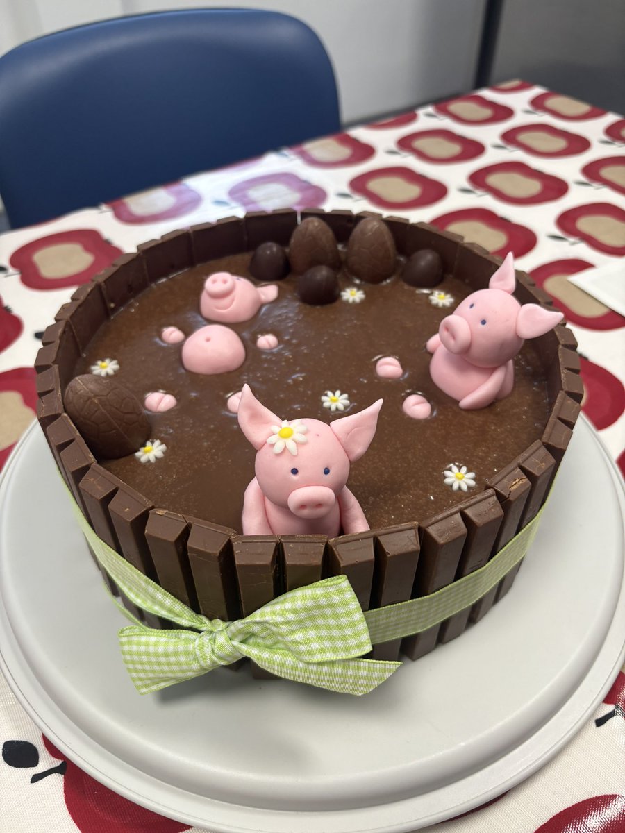 Fiona Whyment (@fionawhyment) on Twitter photo Staff in 301/2 were treated to this amazing Easter cakes by one of their colleagues- SN Runa. Hope you all enjoy it and the Easter celebrations. #teamworkmakesthedreamwork <a href="/NHSGrampian/">NHS Grampian</a> Staff in 301/2 were treated to this amazing Easter cakes by one of their colleagues- SN Runa. Hope you all enjoy it and the Easter celebrations. #teamworkmakesthedreamwork <a href="/NHSGrampian/">NHS Grampian</a>