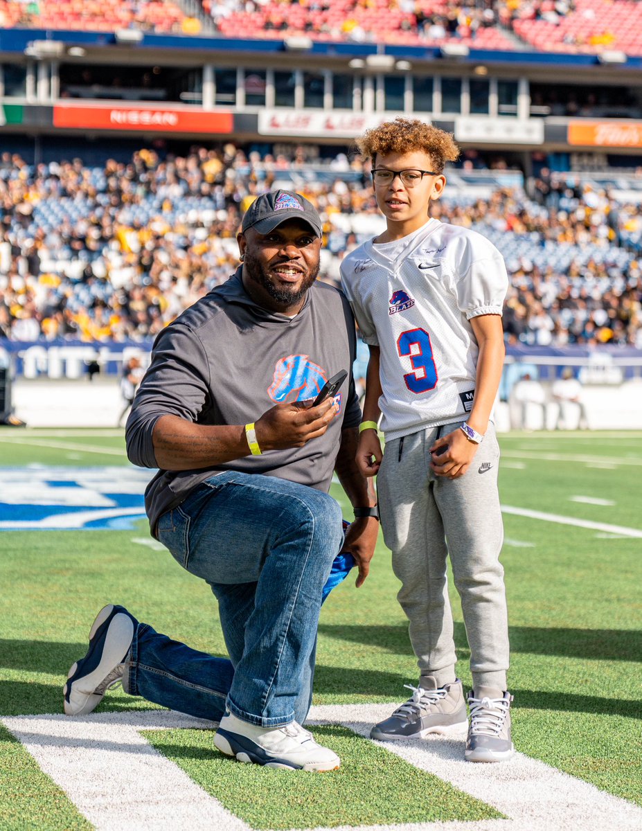 Nashville Sports Council (@nashvillesports) on Twitter photo big smiles all around!😁
thank you so much to <a href="/DeltaDentalTN/">Delta Dental of TN</a> for supporting our Youth Football Program!
#smiles #nissanstadium #dental #shinyteeth #musiccitybowl #bowl #youthfootball #throwback big smiles all around!😁
thank you so much to <a href="/DeltaDentalTN/">Delta Dental of TN</a> for supporting our Youth Football Program!
#smiles #nissanstadium #dental #shinyteeth #musiccitybowl #bowl #youthfootball #throwback