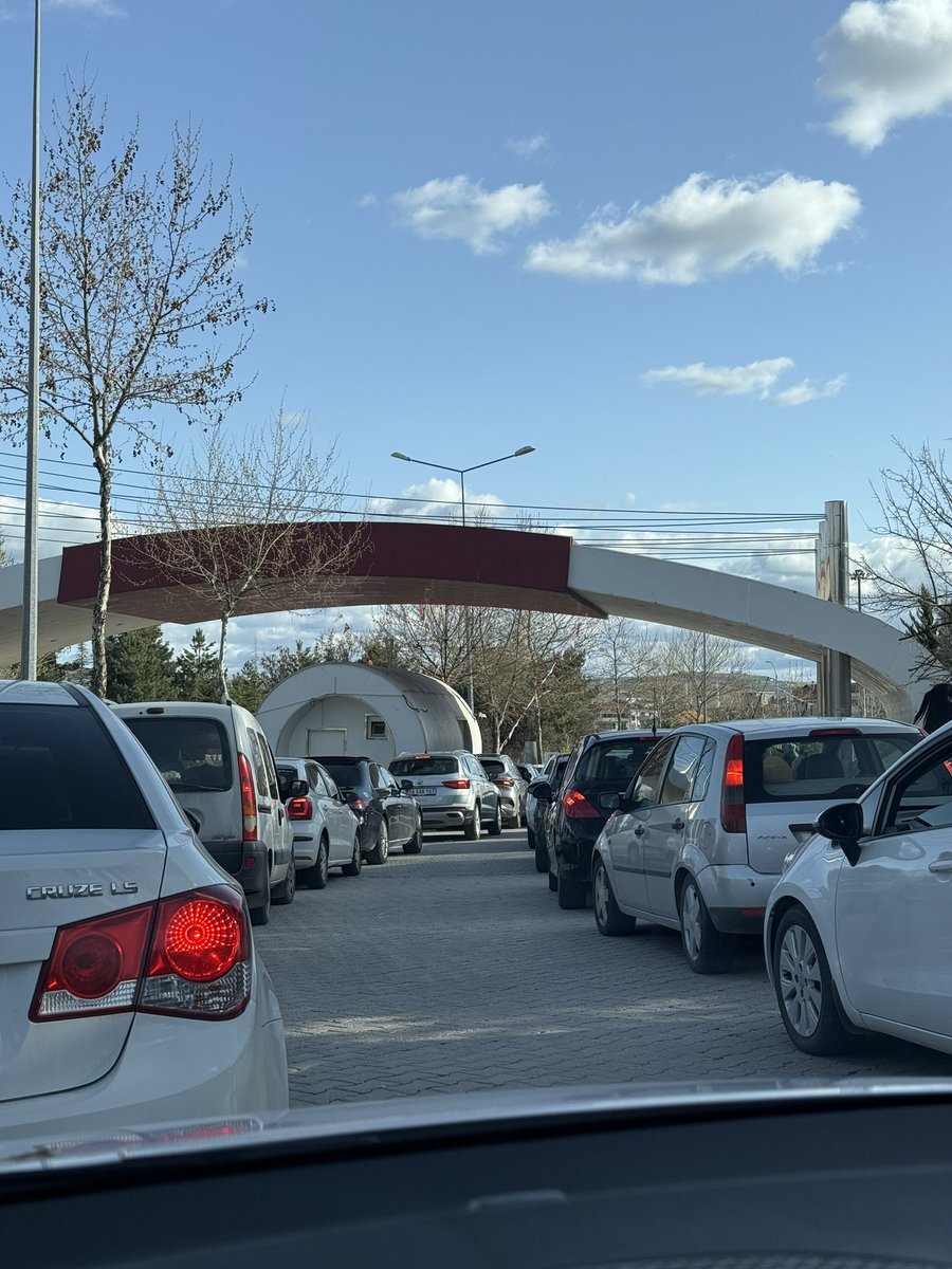 Edacobanercan's tweet photo. İlimizde trafik ışıklarının acilen düzenlenmesi gerekmektedir.
@ElazigBld 
@elazig_valiligi 
@elazigsonhaber 
@hepsielazig 
@haberinolsunelz 
@elaziggundemcom
@Elazigbiz https://t.co/UVpegQcuVk