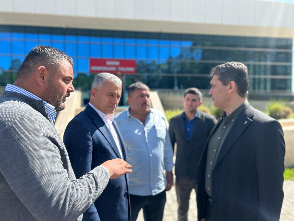 📍AKSU
İlçe Başkanımız Sinan Temirtaş, DSİ Bölge Müdürümüz Özhan Erdanışman, Aksu Sulama Birliği Başkanımız Onur Aksoy, yetkili arkadaşlarla birlikte Aksulu muhtarlarımızla bir araya geldik. Talepleri dinleyerek fikir alışverişinde bulunduk. 

Antalya’mız için Aksu’muz için