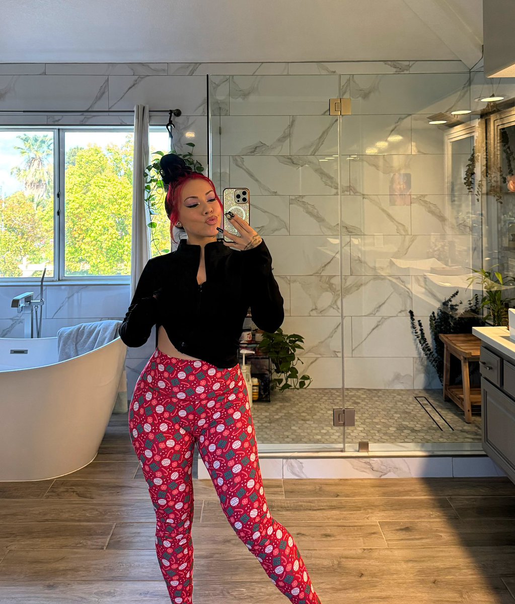 SHOP these last few items NOW!😍🖤 salicerose.com/salices-closet/