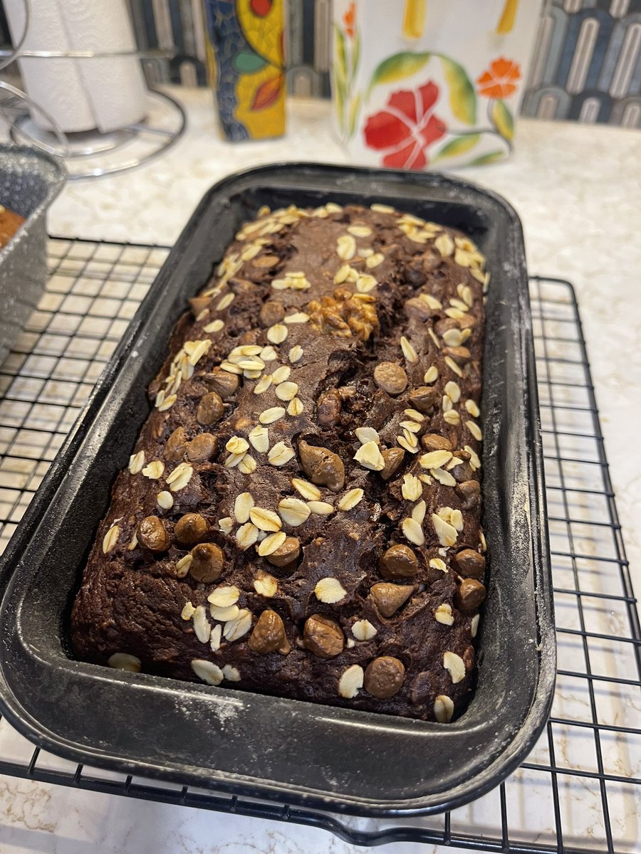 Cloud_Surfer27's tweet photo. i was bored 

(my home smells delicious)
#bananabread #justbake #myfoodstories #baking❤️
#timepass https://t.co/ikQqwfXSVd