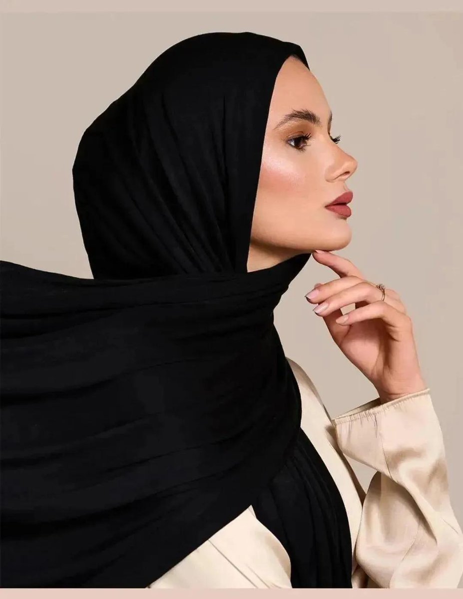 HassyCollectns's tweet image. Our Premium Jersey scarfs features an incredibly high-quality, medium-weight cotton jersey fabric.This Luxurious maxi sized scarfs flows and drapes effortlessly
Price:10,000 naira
Size:180cm x 80cm
Location:Abuja
Available in black and 8 more colours
Send a dm to place order