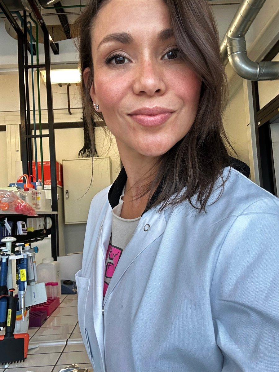 chayito09's tweet photo. Happy International Biomedical Laboratory Science Day.
🦠🔬
I'm proud of being a scientist.
#MLSDAY2025 #BLSDAY
On duty/ Off duty. https://t.co/svW15B0NWh