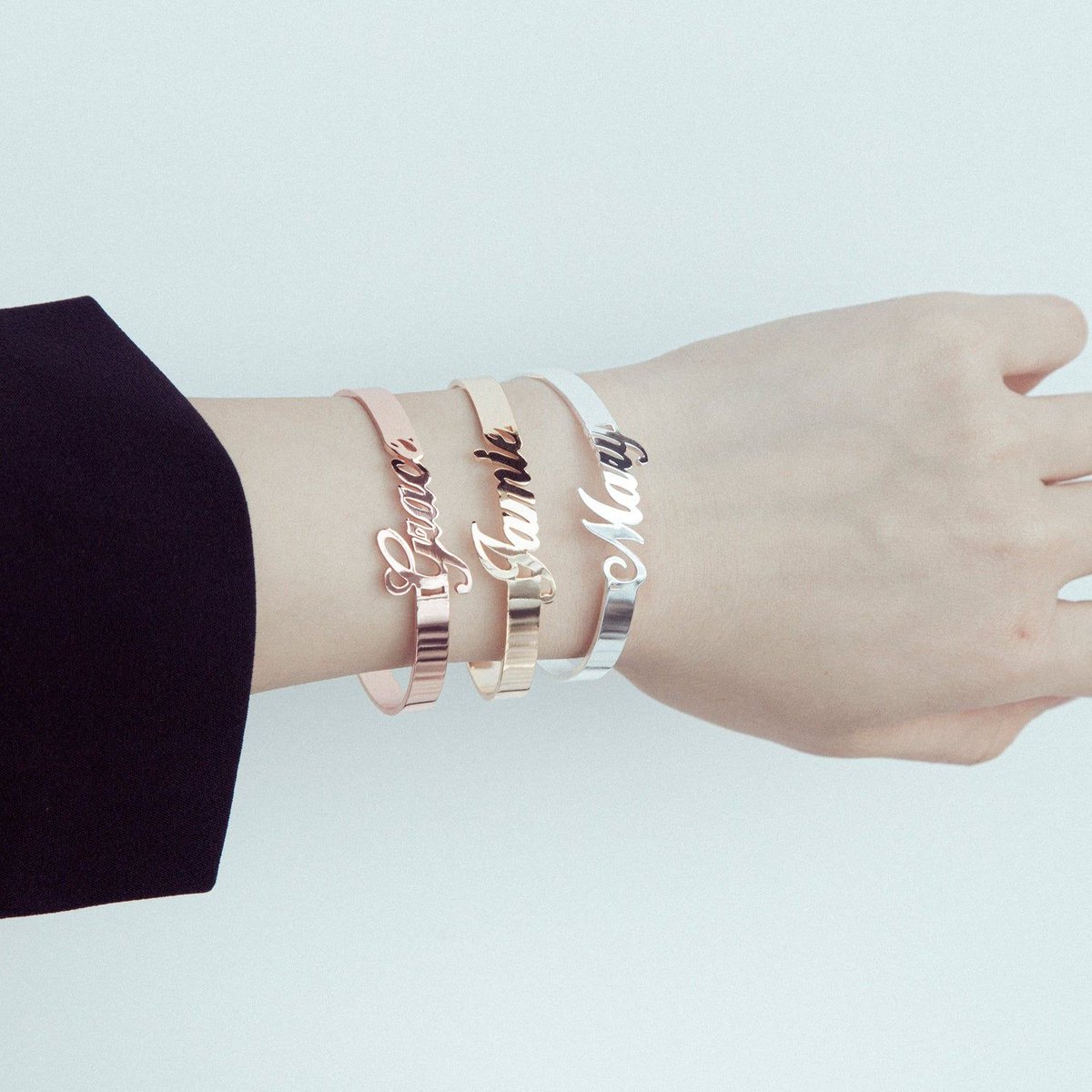 ArdentHaus's tweet photo. ALL OREZA ELITE PRODUCTS ARE ON #SALE FOR 10% OFF! TUMBLERS, WATCHES, PERSONALIZED JEWELRY, AND BAGS. ELITE #FASHION FOR LESS. https://t.co/xB0g8jkczo https://t.co/RIbsYEQZcc