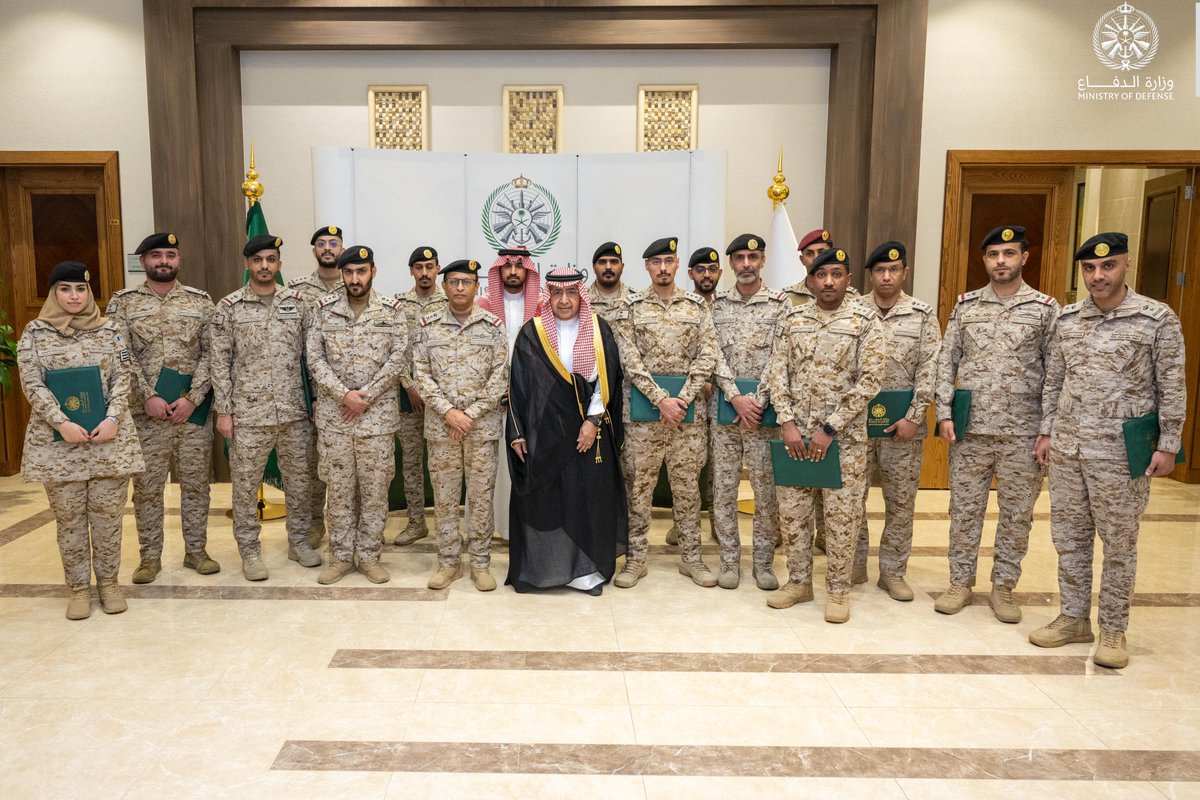 modgovksa's tweet photo. معالي رئيس أركان #القوات_البحرية يزور برنامج تطوير #وزارة_الدفاع، ويشيد بالإنجازات المحققة في مسيرة تطوير الوزارة، لتحقيق رؤيتها وأهدافها الإستراتيجية، ورفع كفاءة الأداء، وتمكين العمل المشترك.

https://t.co/2tJsPW413f https://t.co/FUT1NcPrss