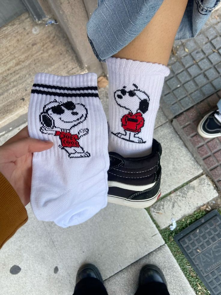 SnoopyFansUS's tweet photo. Snoopy socks 🧦🐾 https://t.co/kk08eSxKJq