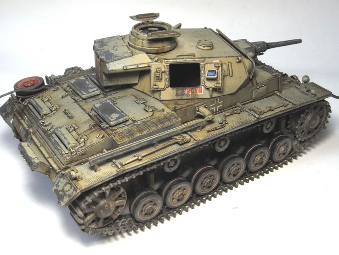 サイバーホビーの「III号戦車G型」完成しました。車載工具類はドラゴンの他キットの余りと交換しました。クリアコート無しで仕上げました。 