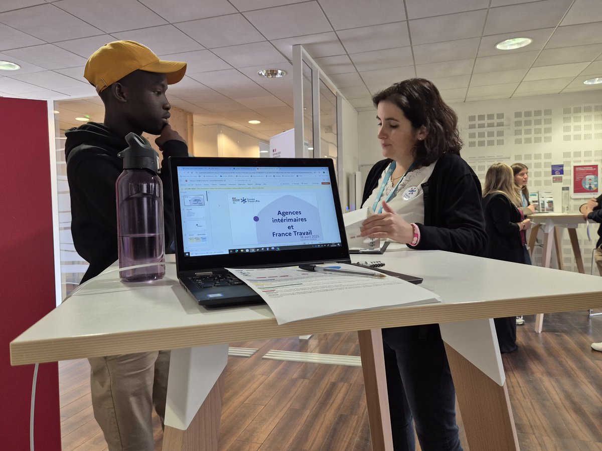 Aujourd'hui, à l'agence France Travail de Bordeaux Mériadeck, c'est journée intérim !

1⃣0⃣0⃣ candidats ont rendez-vous avec 🔟 agences d'intérim multi-secteurs d'activité : commerce, transport, industrie…