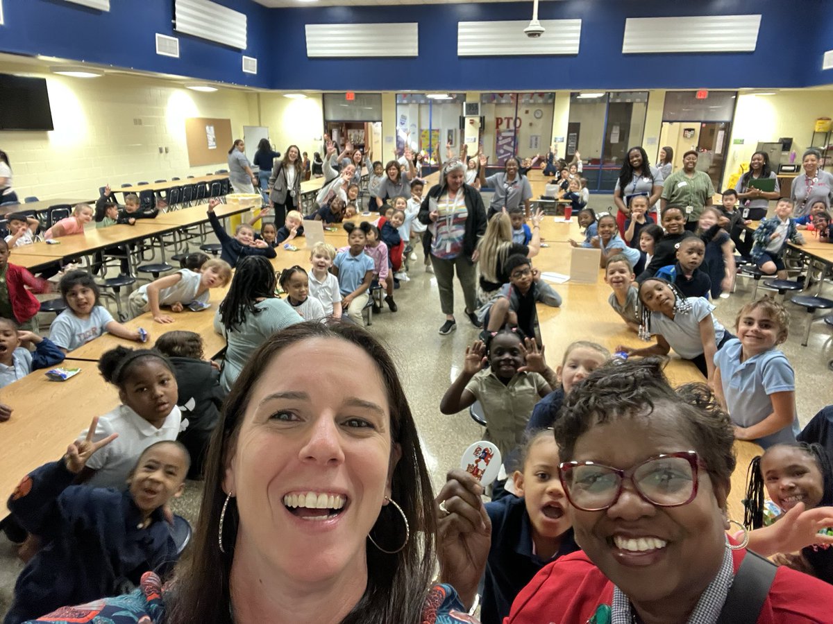 Jennifer Rosenthall (@principalsde) on Twitter photo Our rising K-3rd grade students were treated like 🌟🌟 today at Woodland- they are excited for their next phase as wildcats! Thank you <a href="/shavanda_toomer/">Shavanda Toomer</a>!! Our rising K-3rd grade students were treated like 🌟🌟 today at Woodland- they are excited for their next phase as wildcats! Thank you <a href="/shavanda_toomer/">Shavanda Toomer</a>!!