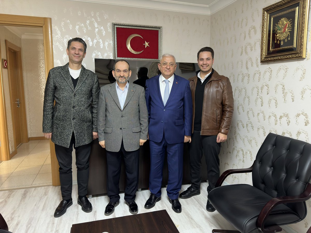 Önal Plastik’in sahibi, başarılı iş insanı, beraber görev yapmaktan onur ve gurur duyduğum Eğitime Destek Platformu Türkiye Koordinatörü Zeynel Önal Bey’i ofisinde ziyarette bulunduk. Kendisine bizlere göstermiş olduğu misafirperverliğinden dolayı en kalbi teşekkürlerimi sunarım.