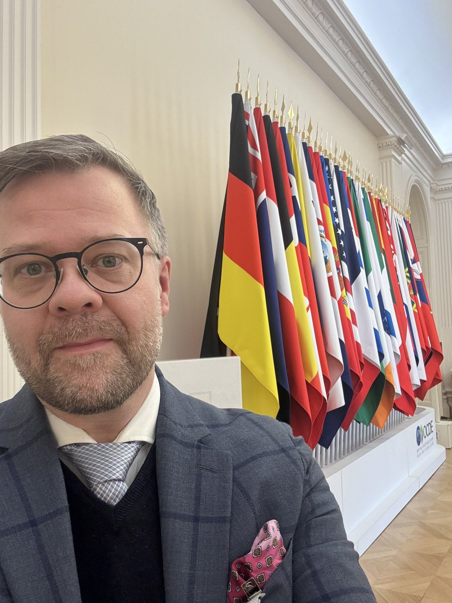 OECD:ssä tänään - globaalilla veroagendalla nousussa:
 
👉 kansainvälisen (etä)työn verotus
👉 verotuksen kasvutoimet, mm turhan monimutkaisuuden poistaminen
👉 veroriitojen järkevä ja tehokas ratkaiseminen