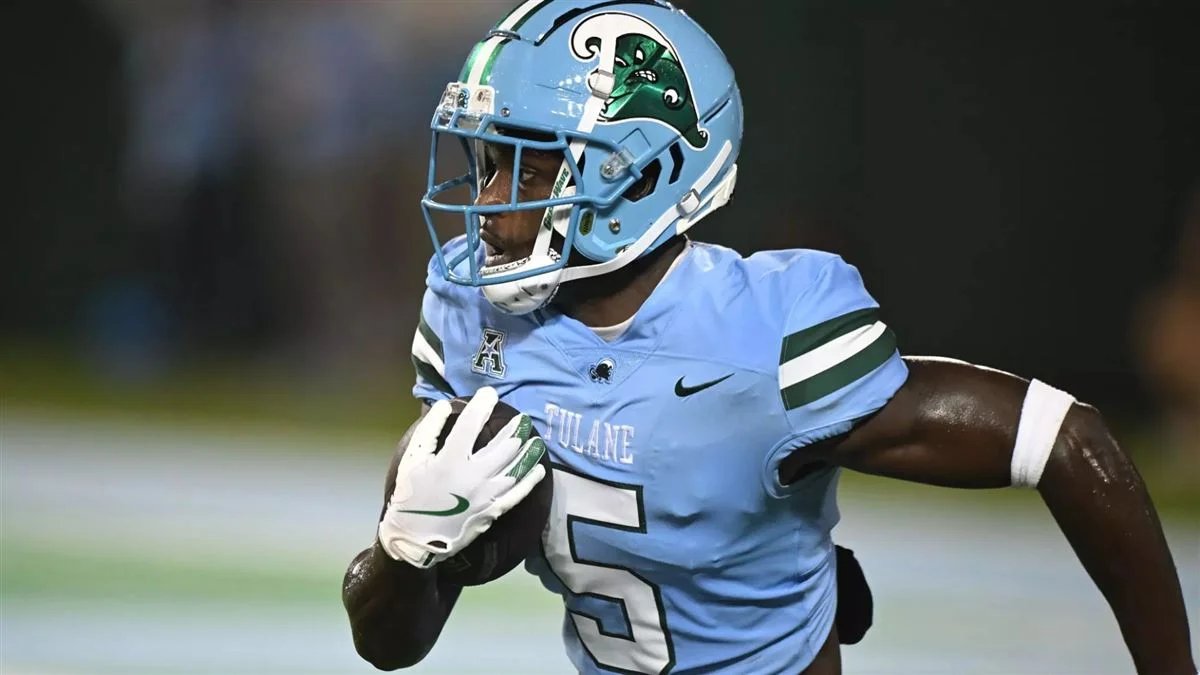 247Sports Transfer Portal (@247sportsportal) on Twitter photo Tulane DB Rayshawn Pleasant (<a href="/RayshawnPleasa1/">Rayshawn Pleasant</a>) is officially in the portal, per <a href="/chris_hummer/">Chris Hummer</a> and <a href="/mzenitz/">Matt Zenitz</a>.
Pleasant was an All-American kicker returner in 2024. He also had 35 tackles an INT and a defensive touchdown.
247sports.com/player/rayshaw… Tulane DB Rayshawn Pleasant (<a href="/RayshawnPleasa1/">Rayshawn Pleasant</a>) is officially in the portal, per <a href="/chris_hummer/">Chris Hummer</a> and <a href="/mzenitz/">Matt Zenitz</a>.
Pleasant was an All-American kicker returner in 2024. He also had 35 tackles an INT and a defensive touchdown.
247sports.com/player/rayshaw…