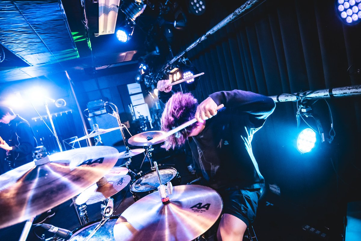 naoya_lostback's tweet image. 2025.4.14 トラケミスト@TRCM_official 
"爆炎の慢性化危険TOUR2025"
呼んでいただきありがとうございました🔥

北海道からアツくて綺麗な音楽を届けられたんじゃないかなって思えた日でした👀
僕らのツアーはまだ続くから是非みんなチェックしてね✅
#band
#drum
#lostbackpoint