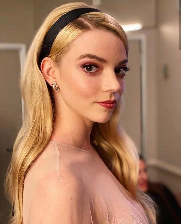 Dansoberanis_'s tweet photo. 16 de Abril: Día oficial del nacimiento de las guapotas. 

— Claire Foy cumple 41 años.
— Anya Taylor-Joy cumple 29 años.
— Sadie Sink cumple 23 años. https://t.co/4kL9TRyf1W