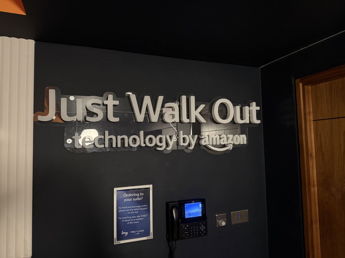 TheDigitalLine's tweet image. A big thank you to the staff at @AmazonUK  for hosting George Vaughan &amp;amp; the YTL team at their offices in Holborn &amp;amp; showing their Just Walk Out technology in operation at the @TheO2 and rounding off with the #Sugarbabes live in concert.

#Frictionless #HospitalityTech #ArenaTech