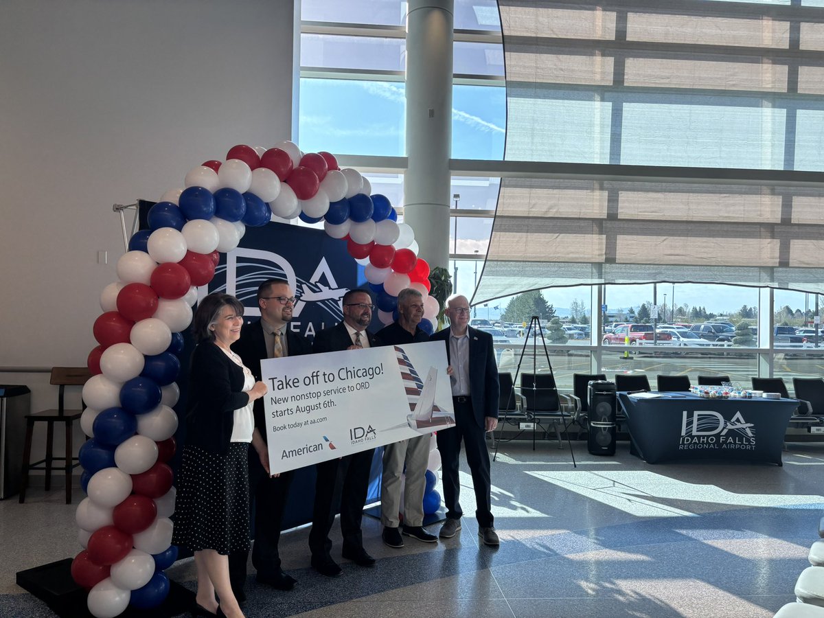ericgrossarth's tweet photo. Incredible news for @IFlyIDA as @AmericanAir will begin offering nonstop service to Chicago! Such a great turnout at today’s press conference announcing the new route.

#IflyIDA #IdahoFalls #NewDestinationsAwait https://t.co/kTvwJKNOyM