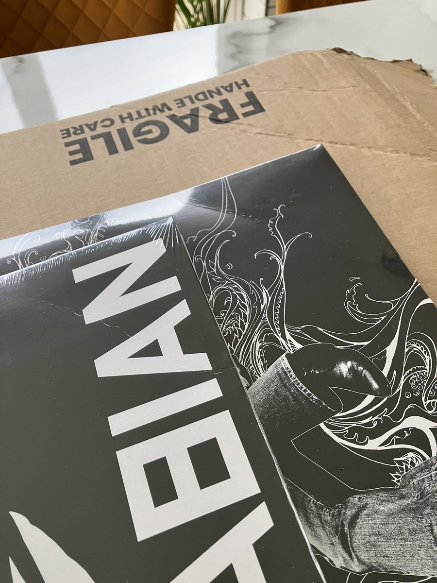 robmaski's tweet photo. Can I claim these damages from the useless @RoyalMail @RoyalMailHelp? £70 of records bent- I don’t want bent records. I didn’t pay for bent records. https://t.co/9wAkBCcKcT