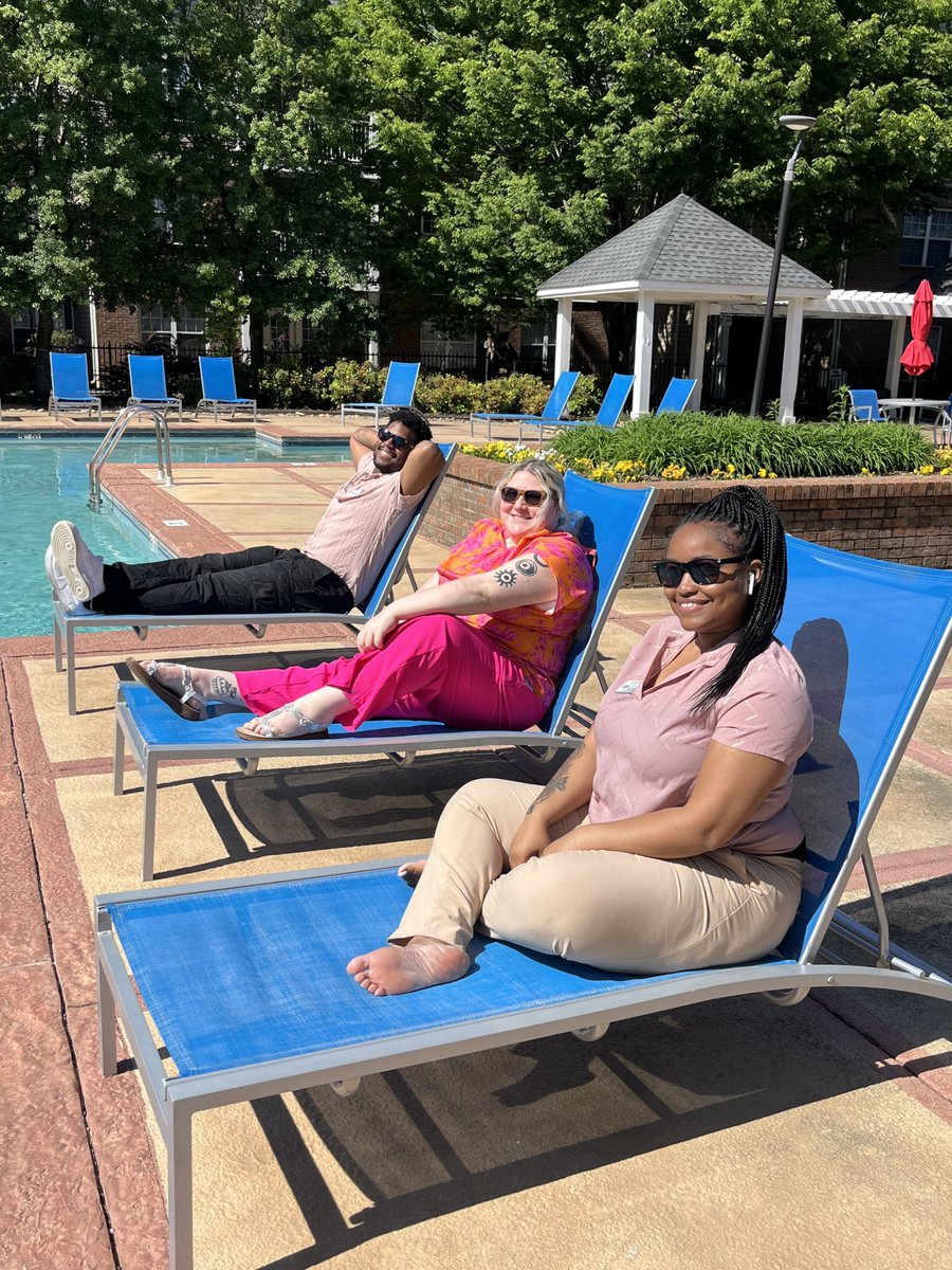 1540_Place's tweet photo. On Wednesdays we wear pink, but you can definitely sit with us! 💕 #MeanGirls #PinkWednesday https://t.co/7IGnFVI2iH