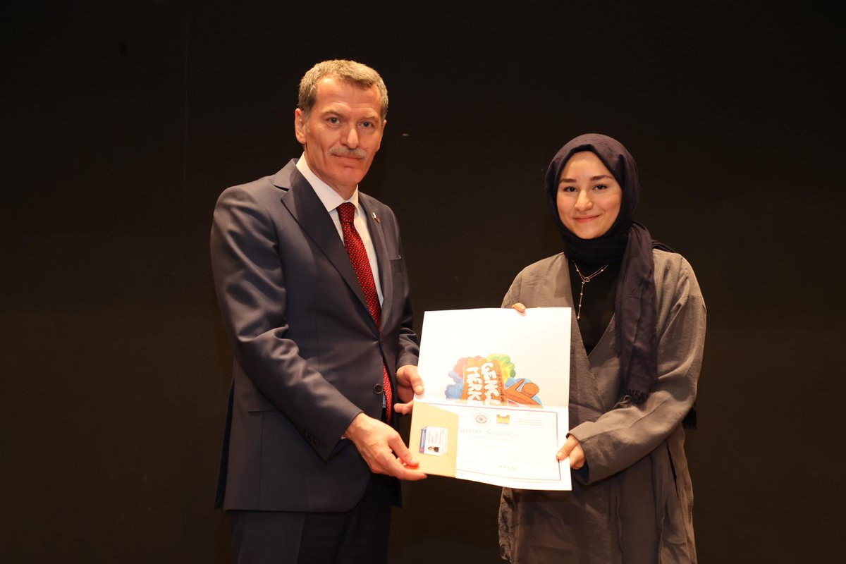 omerrarisoy's tweet photo. 📍Zeytinburnu Gençlik Merkezi İHA 1 Ticari Pilot Eğitimi ve 3D Yazıcı Atölyesi Sertifika Töreni

Sadece Zeytinburnu’na değil gençlerimize de yeni özellikler kazandırıyoruz:)

@Zeytinburnu_GM hesabını takip edin lütfen, haberiniz olsun. https://t.co/GvO6RAg1kL