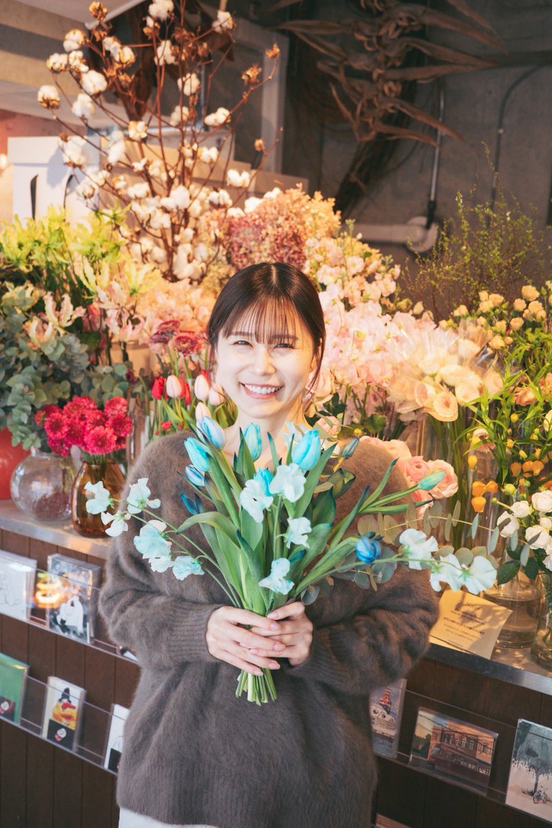 顎の骨切る整形をして数年経ったけど、やっぱり今でも「整形前に顔戻ってる」「劣化した」などのコメントいただくこともあります。でもね、私は馴染んだと解釈しているし、たとえ戻ってきているのだとしても、もう口元を隠さず思いっきり笑えるようになったことがずっと嬉しくて幸せだからいいんです。