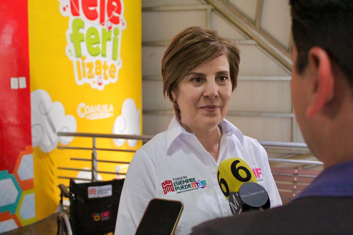 DIFTorreon_'s tweet photo. La Sra. Selina Bremer de Cepeda visitó el Teleférico de Torreón 🚡e hizo entrega de 2 sillas de ruedas, para apoyar a adultos mayores y personas que asi lo necesiten dentro de sus instalaciones. ♿️

#DIFTorreón #MiQueridoTorreónAhoraTeQuieroMás https://t.co/KcF684PFXl