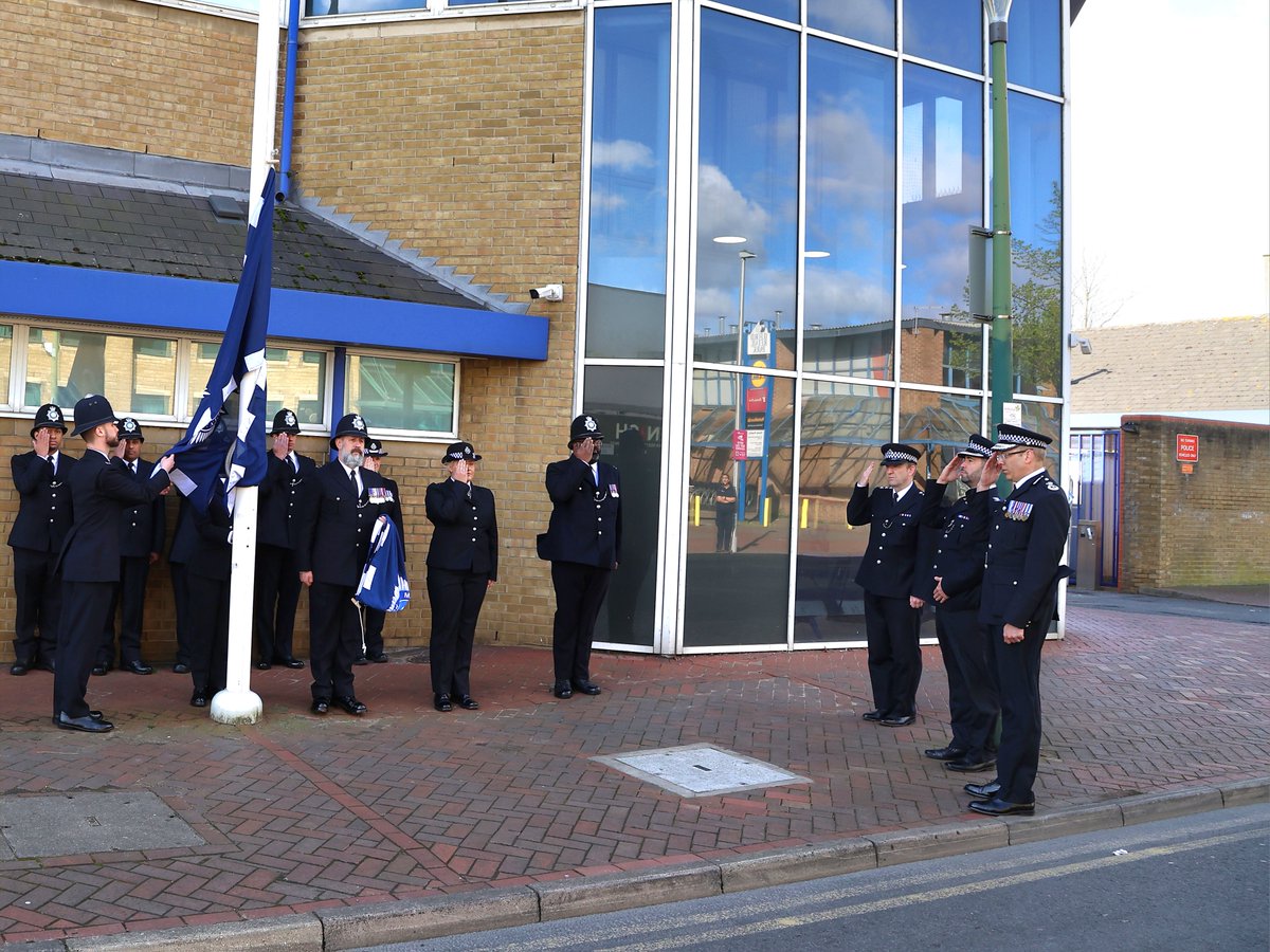 This morning, officers from The Sovereign Colour Unit changed Ilford Police Stations flag from EllR to CIIIR. 

They were joined by Assistant Commissioner Matt Twist, EA BCU Commander Stuart Bell and Chief Inspector Malcolm Gillespie.