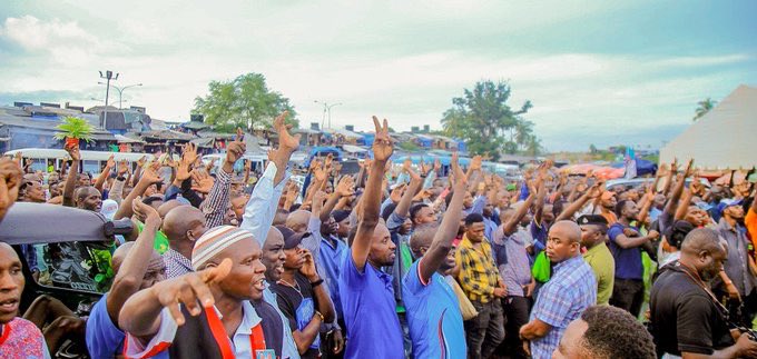 AdvMahinyila's tweet photo. Makamu Mwenyekiti wa Chama Taifa Mhe. @HecheJohn akizungumza na Wananchi wa Jimbo la Kibamba, Viwanja vya Maramba mawili Mbezi, Leo 16 Aprili 2025.

#NoReformsNoElection https://t.co/9pezJiwZe0