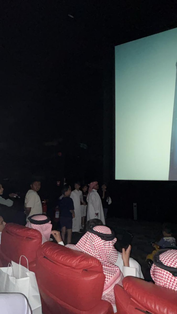 bodour1981's tweet photo. @muvicinemas ماهذه الفوضى يا موفي سينما احساء مول؟ https://t.co/vQztbtyWNf