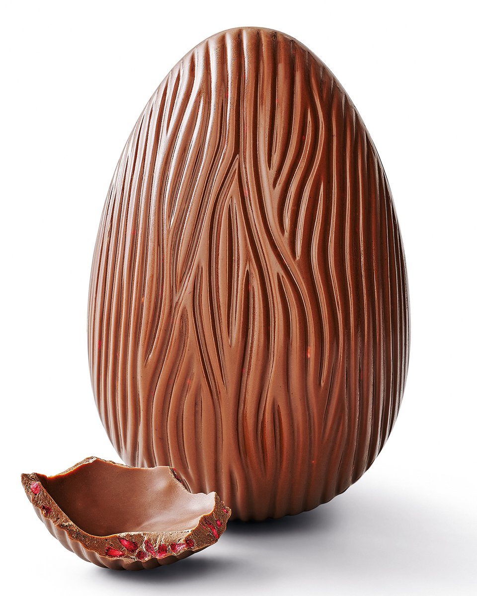 Happy Easter everyone! 🍫 Eggs-cited to share this recent packaging work with @tesco, thanks to the teams with Egg-cellent retouching by @ amygroverphoto &amp; @rosiealsop 🐣:
