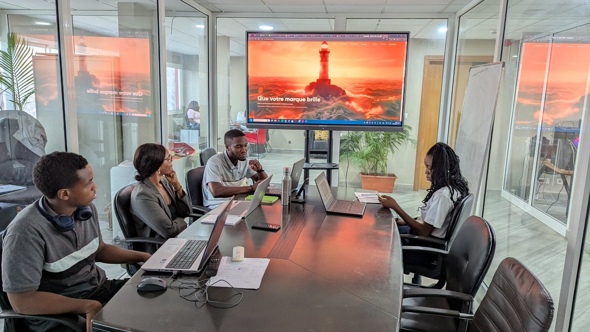 Silence❗ Génies au travail.