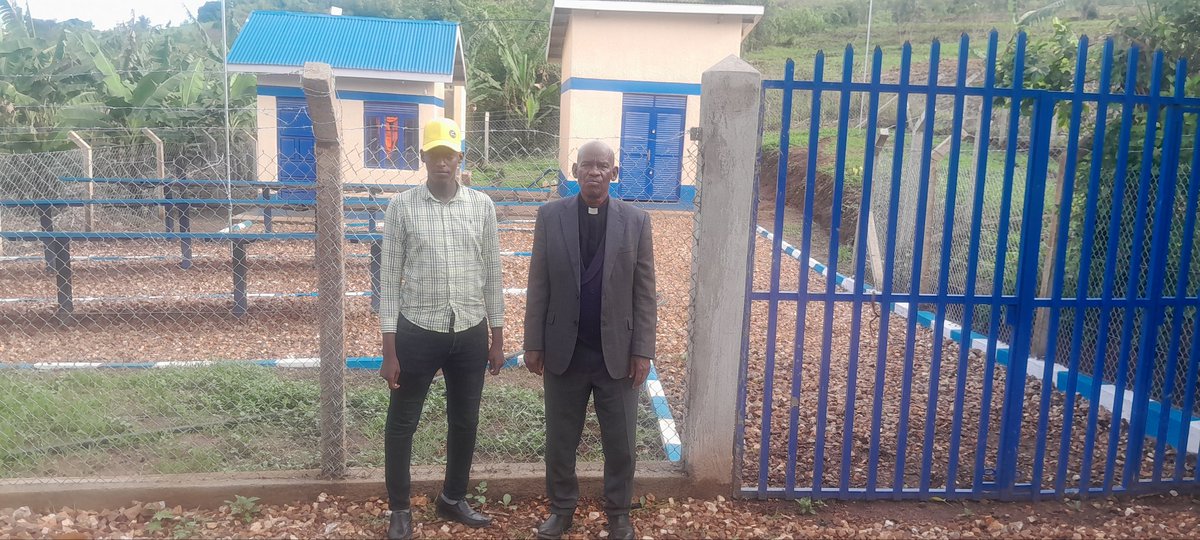 smugisha2014's tweet photo. Today I inspected the water project in kitongore kazo and I was Happy to see my people getting water @KagutaMuseveni @AnitahAmong @KazoDLG https://t.co/6WQrUYt5fw