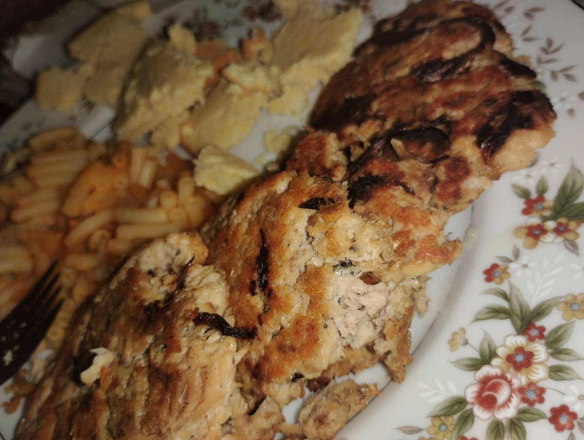 rodgersjalin1's tweet photo. #GoodMorning #humpday y'all!!! If you missed yesterday's cook #stream here's a preview of what we made!!! salmon patties, Mac and cheese and dry ass cornbread🤣😂tune in tn 7pm(CT)/8pm(ET) as we'll be getting back to our regular program🫡 https://t.co/Ym3MYDj0hJ
#twitch #fypシ https://t.co/7OZVguqUFw