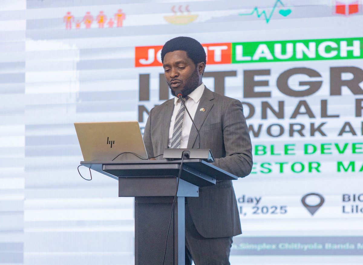 INFF Facility (@infffacility) on Twitter photo 📢 Today in #Lilongwe: <a href="/MalawiGovt/">Malawi Government🇲🇼</a> launches its Integrated National Financing Strategy + #SDG Investor Map, led by the Ministry of Finance & Economic Affairs 🇲🇼
EXPLORE #Malawi's SDG financing pathway👇
♟️#INFS: inff.org/resource/integ…
🗺️SDG Investor Map: sdgprivatefinance.undp.org/leveraging-cap… 📢 Today in #Lilongwe: <a href="/MalawiGovt/">Malawi Government🇲🇼</a> launches its Integrated National Financing Strategy + #SDG Investor Map, led by the Ministry of Finance & Economic Affairs 🇲🇼
EXPLORE #Malawi's SDG financing pathway👇
♟️#INFS: inff.org/resource/integ…
🗺️SDG Investor Map: sdgprivatefinance.undp.org/leveraging-cap…