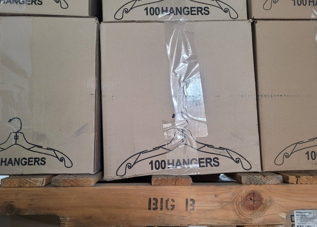 KatyEstes17's tweet photo. Random: I work in a warehouse in the US, and I found a pallet with @Bigbst4tz2's name on it!  #lifeseries https://t.co/HfwNn9A2tV