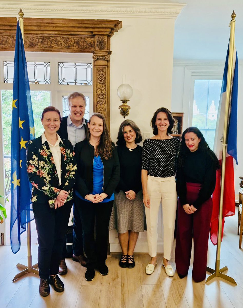 An academic alliance of excellence : <a href="/sciencespo/">Sciences Po</a> launches its 1st double degree in Africa with @UCT - @Nelson Mandela School of Public Governance and <a href="/UrbanAfricaACC/">African Centre for Cities</a>. Scheduled for Jan 2027, the 1st cohort will comprise 20 students
<a href="/PSIASciencesPo/">PSIA Sciences Po</a> 
<a href="/FrenchEmbassyZA/">France in South Africa, Lesotho and Malawi</a> 
<a href="/CityofCT/">City of Cape Town</a>