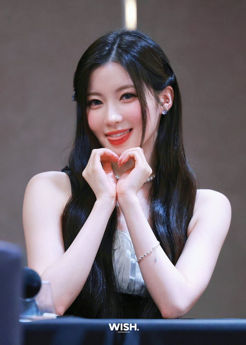 wish__asa's tweet image. 250417 🎂

君がこの世界に現れた日🩷空さえも優しく微笑んだ🥹

#BABYMONSTER #베이비몬스터 
#아사 #ASA #榎並杏紗 #ENAMIASA