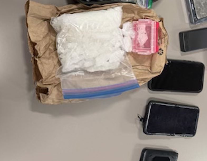 RamseySheriff's tweet image. We took more meth off the streets yesterday.
Chang Yang, 31, of Minneapolis, fled from our deputies and crashed near 35E and Maryland. Then he tried to run away, but he wound up in cuffs.
Now he's in jail awaiting his latest charges, which will be added to all the others ...