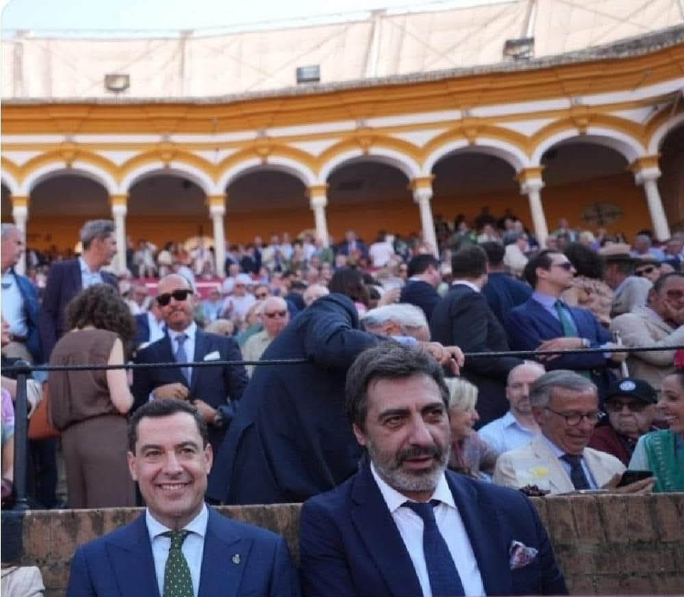 muzeriqui's tweet photo. Si buscáis Asco profundo en el diccionario... aparece la foto de estos dos ejemplares.. https://t.co/z2lGYcRUJe
