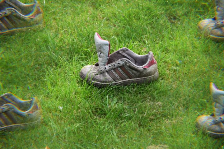 Art of the Day: "A lonely sneaker". Buy at: ArtPal.com/paul9?i=253592…