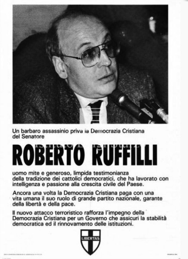 VezzaroAndrea's tweet photo. 37 anni fa, nel ricordo di un uomo che credeva che il cittadino dovesse diventare l’arbitro. Non lo dimenticheremo. #RobertoRuffilli https://t.co/5LZ5VnT2Qv