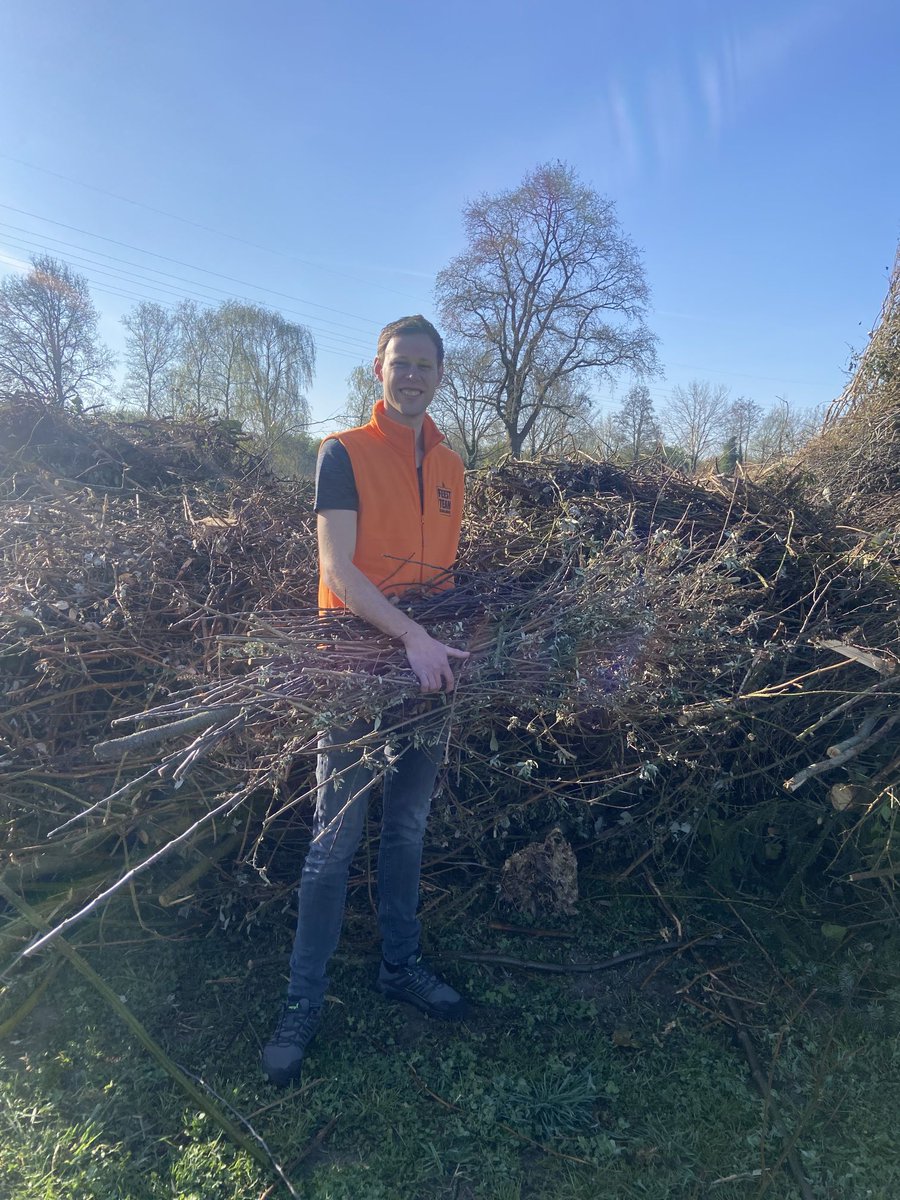 'InSchalkhaar' (@inschalkhaar) on Twitter photo 'Groen licht voor aansteken <a href="/paasvuur7433/">Paasvuur Schalkhaar</a>' #schalkhaar #fase1 #droogte
Lees meer info en bekijk het programma:
inschalkhaar.nl/paasvuur/ 'Groen licht voor aansteken <a href="/paasvuur7433/">Paasvuur Schalkhaar</a>' #schalkhaar #fase1 #droogte
Lees meer info en bekijk het programma:
inschalkhaar.nl/paasvuur/