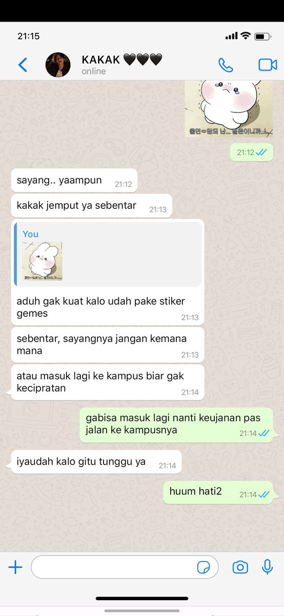 kiyuvvo's tweet image. 44.
*flashback
note: sekarang kalo flashback cuma pake tanda "*flashback" aja ya gajadi pake filter b&w soalnya bikin blur.. gasuka :)