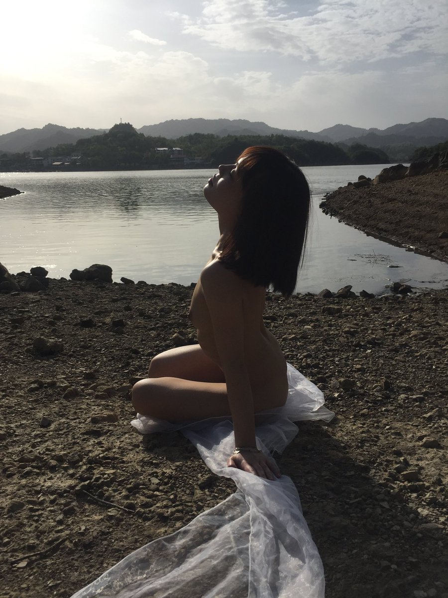不在黑暗中崛起，就在黑暗中泯灭
#反差小母狗 #学生妹 https://t.co/xqmvaFHB2O
