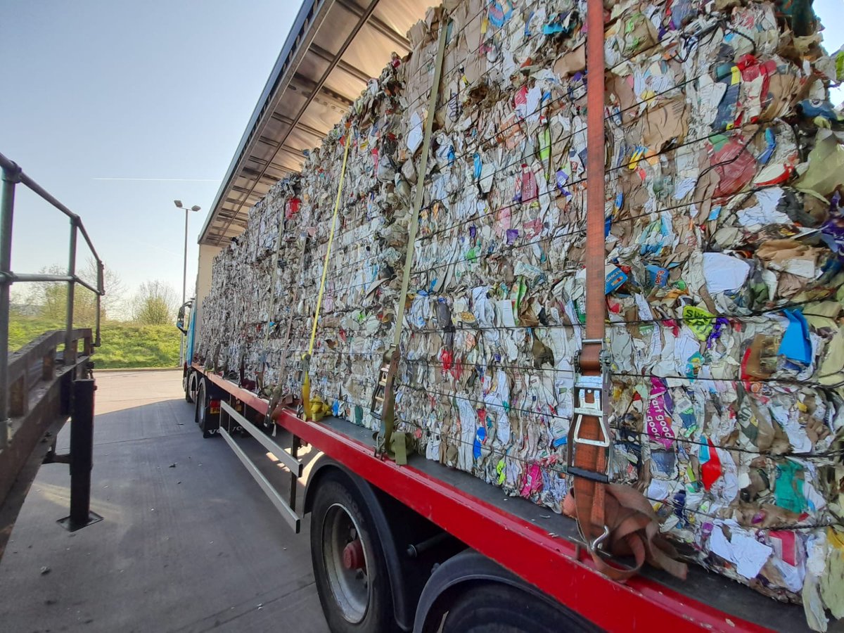 Working alongside SAICA, we’re proud to move materials that support a more sustainable tomorrow.

With every load, we’re reminded of the value behind the message: We care. We value. We challenge. It’s more than words - it’s a shared commitment.

#SustainableLogistics #OwensGroup
