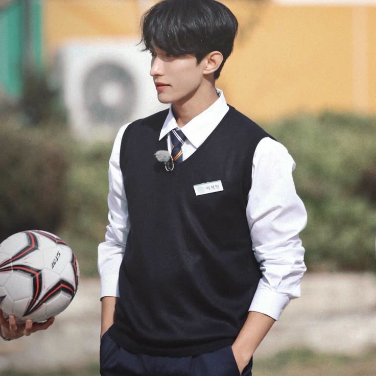 reto(too na 'to?)

a #seoksoo/#kyeomshu few twts au

ever since class president Shiloh (js) and treasurer Kennedy (dk) were paired as main leads for a school film together, section B started shipping them as a joke. but what if one of them doesn't take it as a joke anymore?