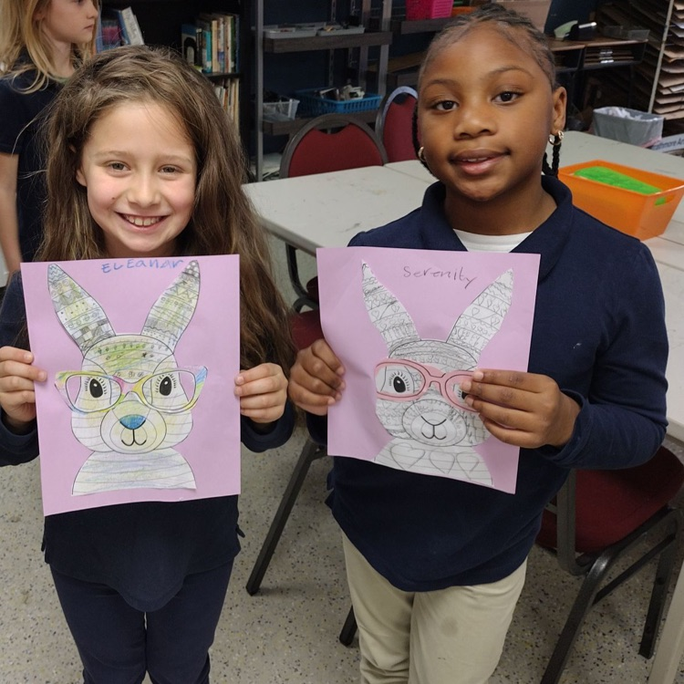 MAGriffons's tweet photo. Funny bunny 🐰 art project! 
#MAexcellence #artisfun🎨 #happykids https://t.co/HmaxqxznHg
